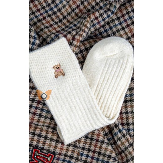 Ciepłe skarpety damskie w prążek YN5035 Zwierzaki, Kolor ecru, Rozmiar Magnetis uniwersalny wyprzedaż Intymna