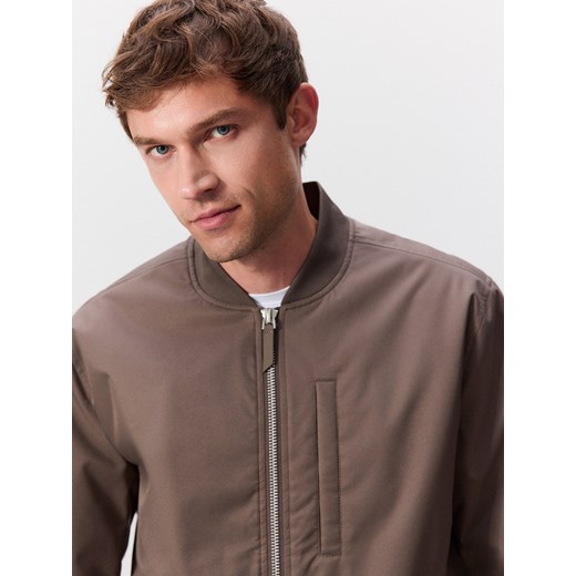 Reserved - Gładka bomberka - brązowy ze sklepu Reserved w kategorii Kurtki męskie - zdjęcie 186222594