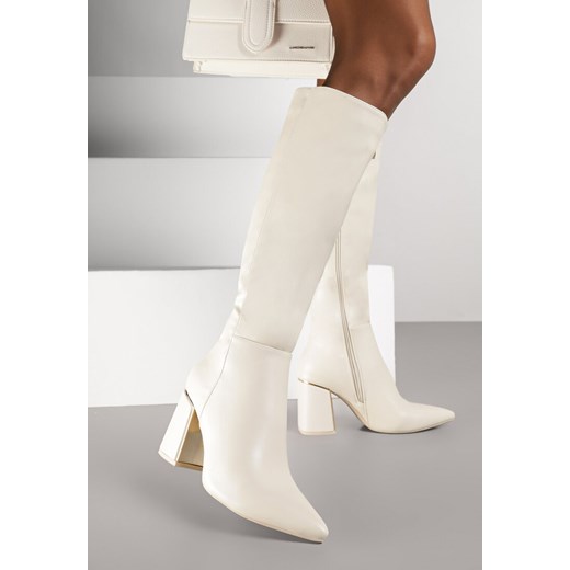 Beżowe Kozaki na Słupku z Metalicznym Zdobieniem i Szpiczastym Noskiem Nisfitta - id: 399311 - marki born2be - 186231721 Beżowe Kozaki na Słupku z Metalicznym Zdobieniem i Szpiczastym Noskiem Nisfitta ze sklepu born2be.pl w kategorii Kozaki damskie - zdjęcie 186231721