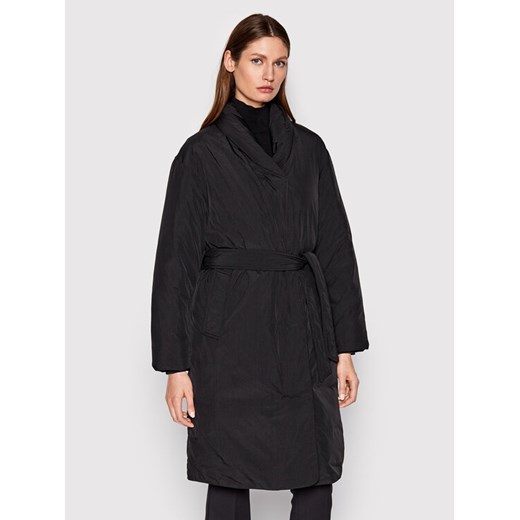 Calvin Klein Kurtka puchowa K20K204158 Czarny Regular Fit ze sklepu MODIVO w kategorii Kurtki damskie - zdjęcie 186233271