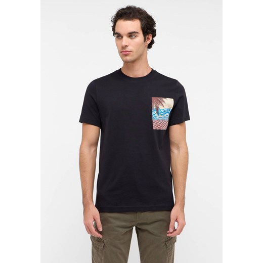 Męski T-Shirt Mustang Style Austin Jet Black 1016270 4188 ze sklepu YouNeedit.pl w kategorii T-shirty męskie - zdjęcie 186244340