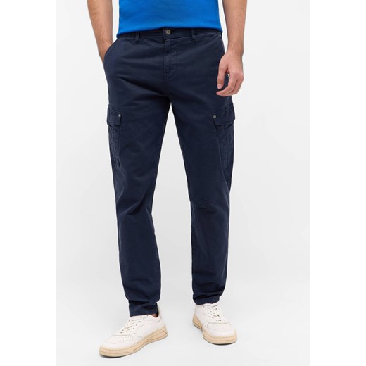 Męskie Spodnie Jeansowe Mustang Style Daytona Cargo Dark Sapphire 1016419 4136 ze sklepu YouNeedit.pl w kategorii Spodnie męskie - zdjęcie 186244542