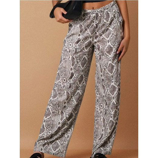 Sinsay - Wiskozowe spodnie wide leg ze zwierzęcym wzorem - wielobarwny ze sklepu Sinsay w kategorii Spodnie damskie - zdjęcie 186244902