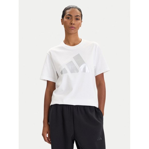 adidas T-Shirt Holiday Metallic Graphic JM4427 Biały Regular Fit ze sklepu MODIVO w kategorii Bluzki damskie - zdjęcie 186247911