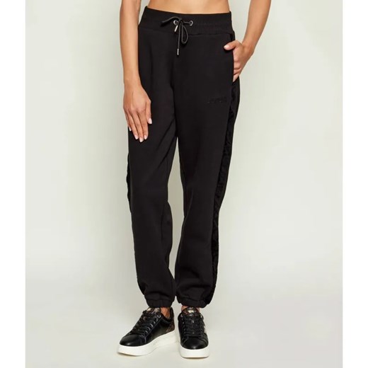 GUESS ACTIVE Spodnie dresowe AELIA | Regular Fit ze sklepu Gomez Fashion Store w kategorii Spodnie damskie - zdjęcie 186255103