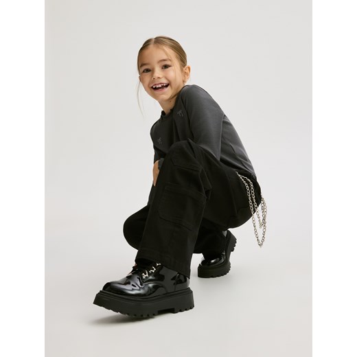 Reserved - Spodnie cargo z łańcuchem - czarny ze sklepu Reserved w kategorii Spodnie dziewczęce - zdjęcie 186259374