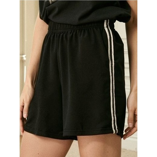 Sinsay - Szorty z lampasami - czarny ze sklepu Sinsay w kategorii Szorty - zdjęcie 186262084