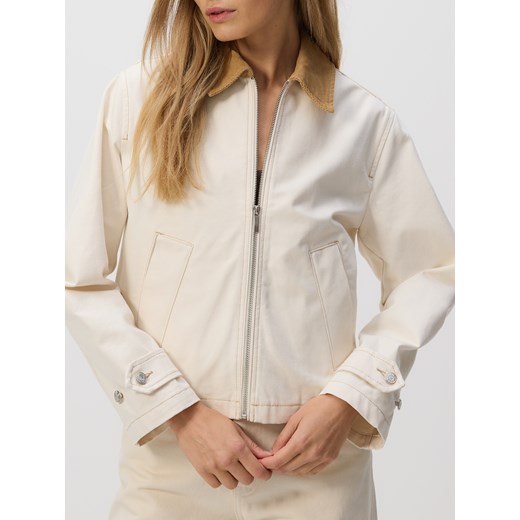 Reserved - Jeansowa kurtka z kontrastowym kołnierzykiem - złamana biel ze sklepu Reserved w kategorii Kurtki damskie - zdjęcie 186264653