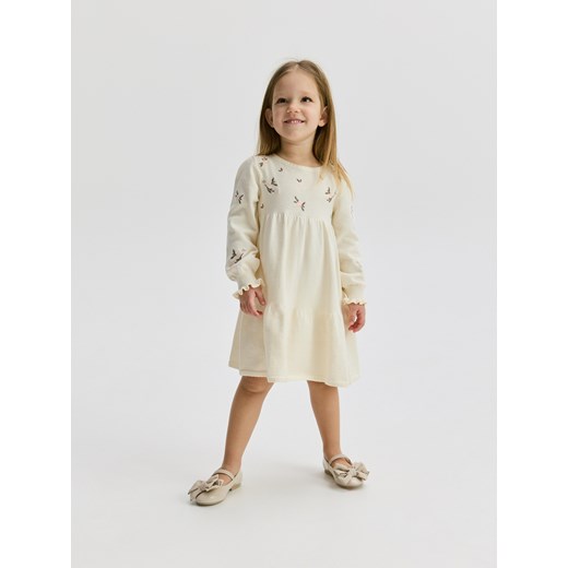 Reserved - Dzianinowa sukienka z haftem - kremowy Reserved 86 (12-18 m.) wyprzedaż Reserved