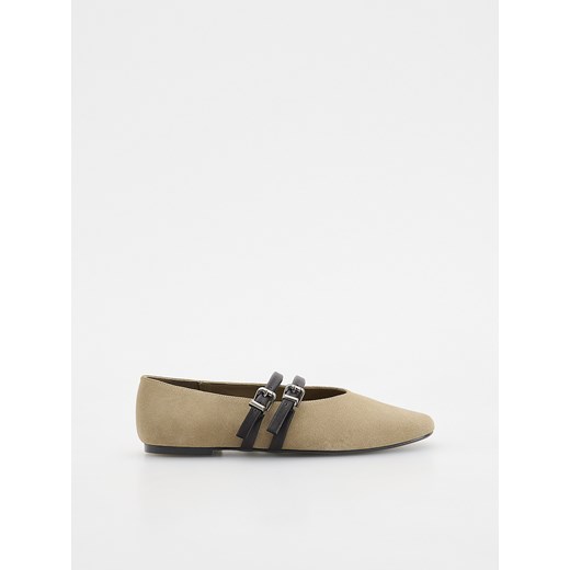 Reserved - Zamszowe baleriny z paskami - beżowy ze sklepu Reserved w kategorii Balerinki - zdjęcie 186265962