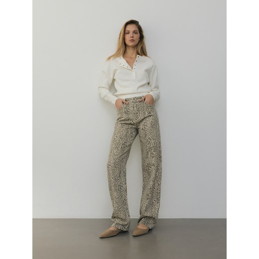 Reserved - Jeansy straight ze zwierzęcym wzorem - beżowy ze sklepu Reserved w kategorii Jeansy damskie - zdjęcie 186266082
