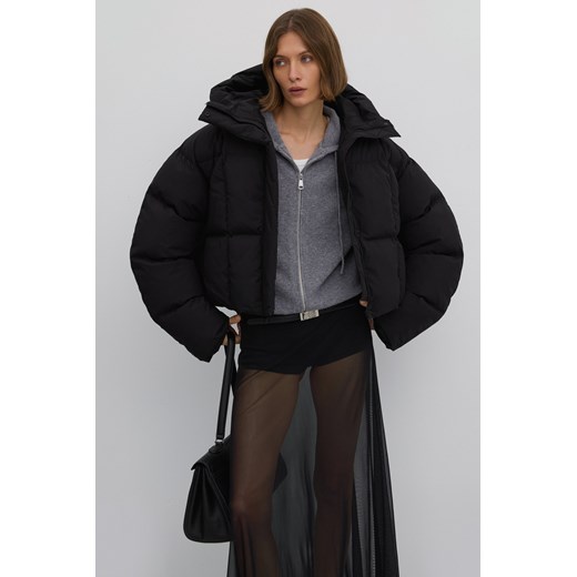 Estro: Krótka czarna kurtka damska typu puffer z wysokim kołnierzem na zimę Estro XS Estro