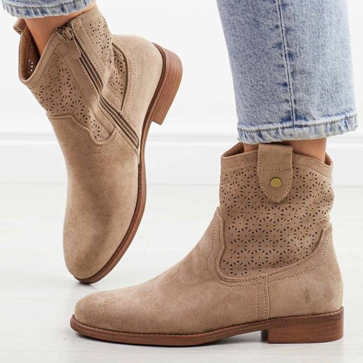 Beżowe jesienne zamszowe ażurowe botki damskie S.Barski 51-063 ze sklepu suzana.pl w kategorii Botki - zdjęcie 186273990
