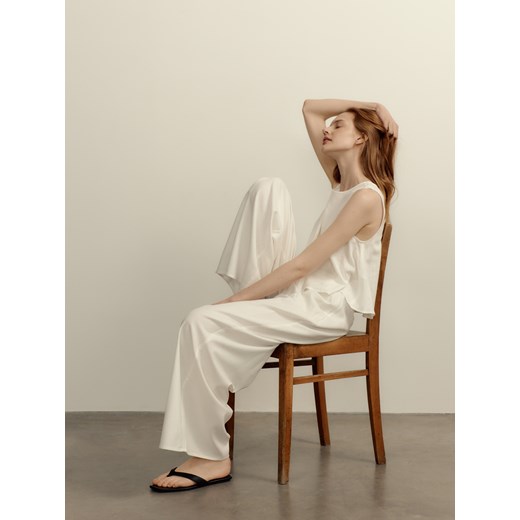 Reserved - Spodnie z domieszką lnu - biały ze sklepu Reserved w kategorii Spodnie damskie - zdjęcie 186276270