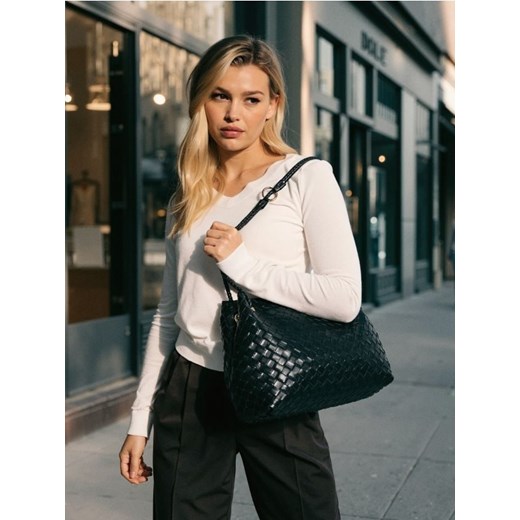 Sinsay - Torebka worek z imitacji skóry - czarny ze sklepu Sinsay w kategorii Torebki damskie - zdjęcie 186277523