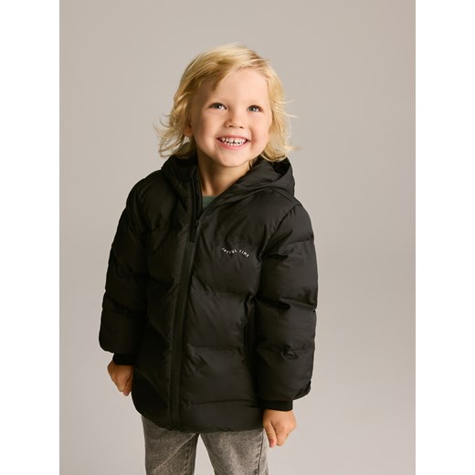 Reserved - Ocieplana kurtka z kapturem - czarny ze sklepu Reserved w kategorii Kurtki chłopięce - zdjęcie 186278634