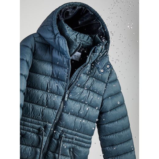 Reserved - Długi pikowany płaszcz z kapturem - jasny zielony ze sklepu Reserved w kategorii Kurtki dziewczęce - zdjęcie 186287741