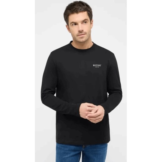 Męski LONGSLEEVE MUSTANG Asheville Black 1016290 4142 ze sklepu YouNeedit.pl w kategorii T-shirty męskie - zdjęcie 186293372