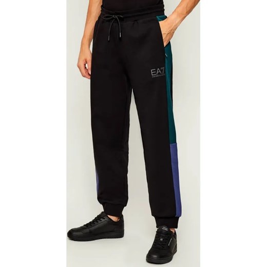 EA7 Spodnie dresowe | Regular Fit ze sklepu Gomez Fashion Store w kategorii Spodnie męskie - zdjęcie 186301891
