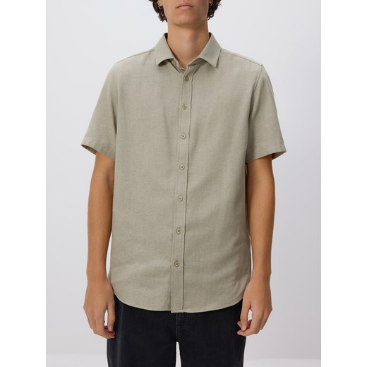 Reserved - Koszula regular z domieszką wiskozy - oliwkowy ze sklepu Reserved w kategorii Koszule męskie - zdjęcie 186303080