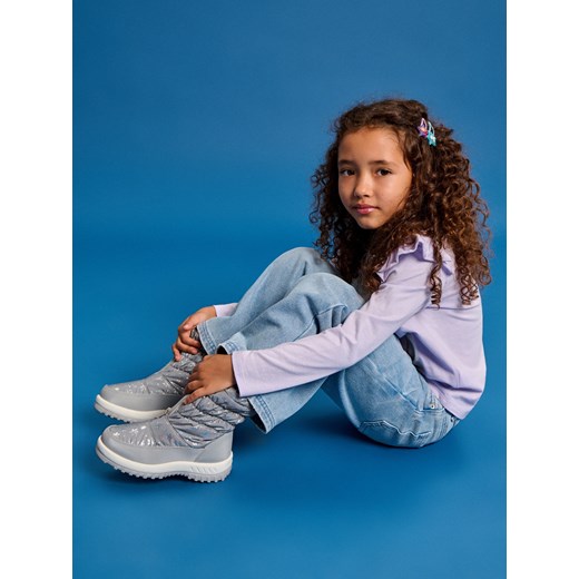 Sinsay - Ocieplane śniegowce z elastycznym ściągaczem i holograficznym printem Sinsay 27 Sinsay