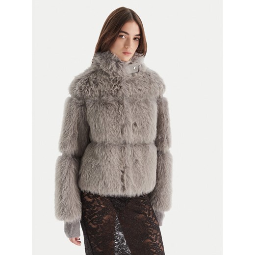 Patrizia Pepe Futro 2O0174 E077 S746 Szary Regular Fit ze sklepu MODIVO w kategorii Futra damskie - zdjęcie 186304393