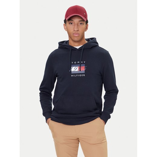 Tommy Hilfiger Bluza Linear Flag MW0MW41332 Granatowy Regular Fit ze sklepu MODIVO w kategorii Bluzy męskie - zdjęcie 186323120