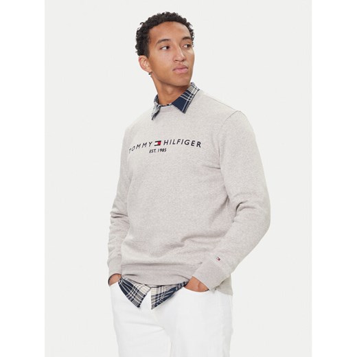 Tommy Hilfiger Bluza Logo MW0MW11596 Beżowy Regular Fit ze sklepu MODIVO w kategorii Bluzy męskie - zdjęcie 186323433