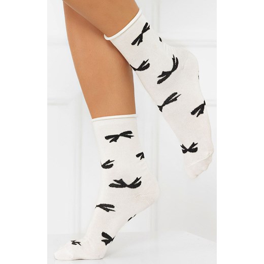 Skarpetki bezuciskowe w kokardki ecru S183D Figaro, Kolor ecru-wzór, Rozmiar 35-38, Italian Fashion ze sklepu Intymna w kategorii Skarpetki damskie - zdjęcie 186327383