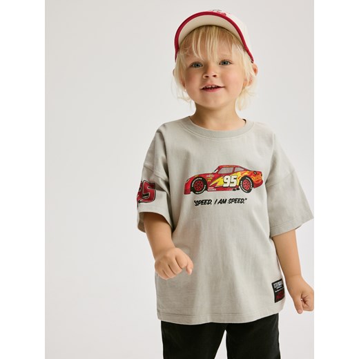 Reserved - Bawełniany t-shirt Auta - jasnoszary ze sklepu Reserved w kategorii T-shirty chłopięce - zdjęcie 186330342