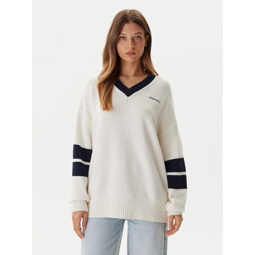 Guess Jeans Sweter W5BR10 Z0561 Écru Relaxed Fit ze sklepu MODIVO w kategorii Swetry damskie - zdjęcie 186338684