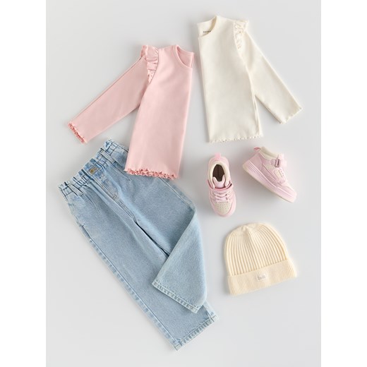 Reserved - Koszulka z falbanką przy ramionach - pastelowy róż ze sklepu Reserved w kategorii Bluzki dziewczęce - zdjęcie 186343503