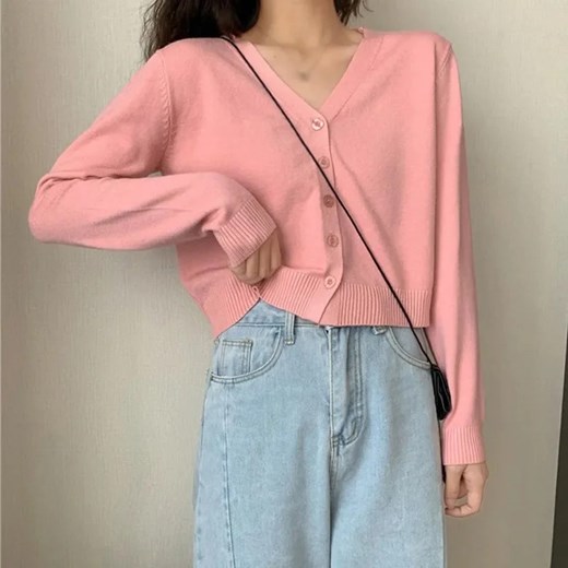 Krótki kardigan z głębokim wycięciem - Różowy Uniwersalny ze sklepu Intimica.pl w kategorii Swetry damskie - zdjęcie 186361972