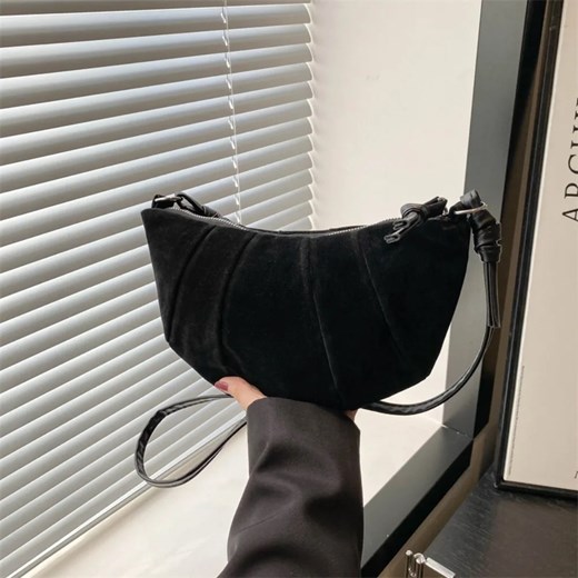 Mała torebka crossbody - Czarny ze sklepu Intimica.pl w kategorii Listonoszki - zdjęcie 186362921