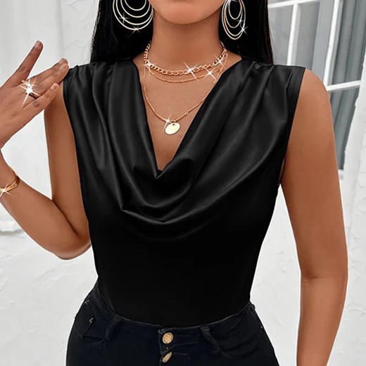 Satynowy top damski z dekoltem - Czarny S ze sklepu Intimica.pl w kategorii Bluzki damskie - zdjęcie 186366482