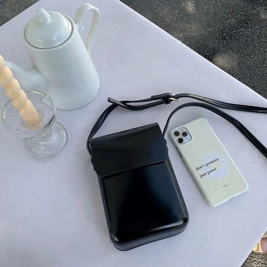 Skórzana torebka na telefon - Czarny ze sklepu Intimica.pl w kategorii Etui - zdjęcie 186367321