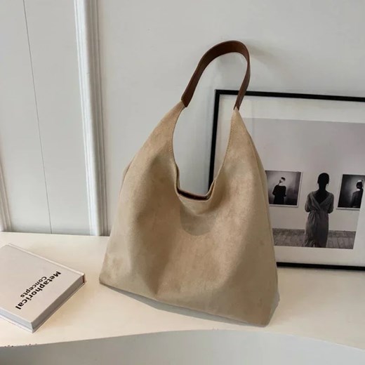 Zamszowa torebka na ramię - Beżowy ze sklepu Intimica.pl w kategorii Torby Shopper bag - zdjęcie 186370853