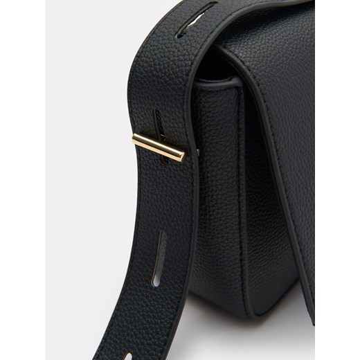 Sinsay - Mała torebka zapinana na zamek i magnes - czarny Sinsay One Size Sinsay