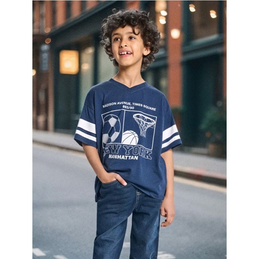 Sinsay - Koszulka oversize - granatowy - id: 047FT-59X - marki Sinsay - 186383274 Sinsay - Koszulka oversize - granatowy ze sklepu Sinsay w kategorii T-shirty chłopięce - zdjęcie 186383274