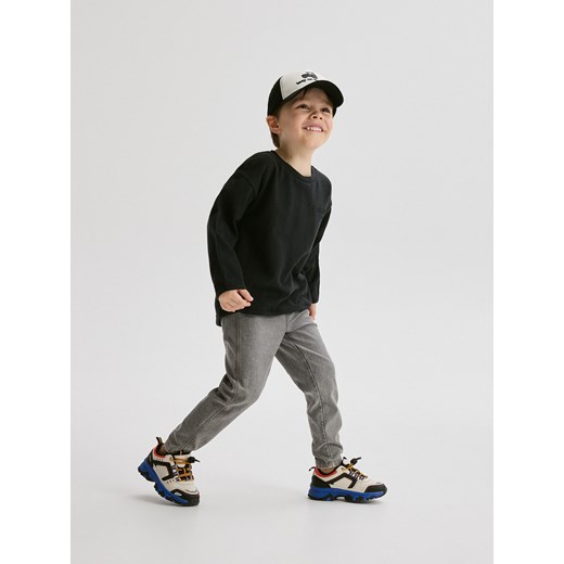 Reserved - Legginsy z efektem sprania - jasnoszary ze sklepu Reserved w kategorii Spodnie chłopięce - zdjęcie 186388312