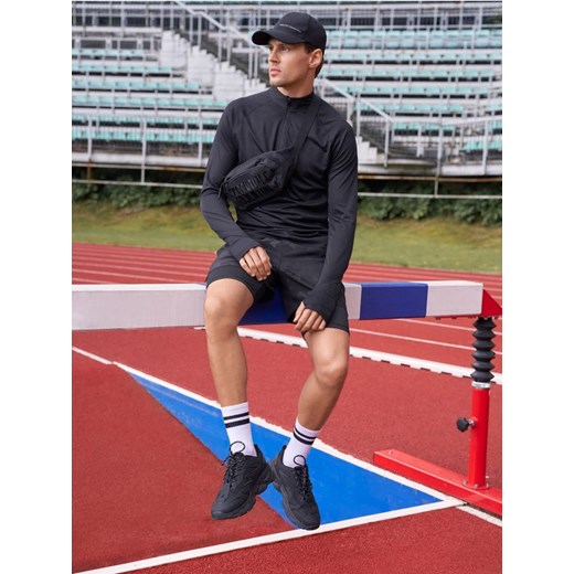 Sinsay - Dwuwarstwowe spodenki sportowe - czarny ze sklepu Sinsay w kategorii Spodenki męskie - zdjęcie 186398784