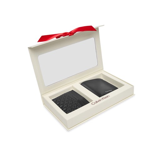 Calvin Klein Zestaw prezentowy Bifold/Cardcase LV14D0006G Czarny - id: 0000305671110 - marki Calvin Klein - 186399044 Calvin Klein Zestaw prezentowy Bifold/Cardcase LV14D0006G Czarny ze sklepu MODIVO w kategorii Dodatki męskie - zdjęcie 186399044