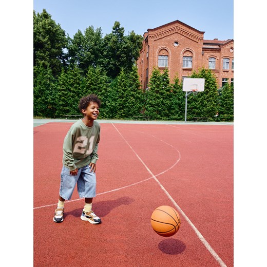 Reserved - Jeansowe szorty - niebieski ze sklepu Reserved w kategorii Spodenki chłopięce - zdjęcie 186400233