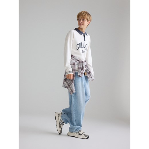 Reserved - Jeansy baggy z brelokiem - niebieski ze sklepu Reserved w kategorii Spodnie chłopięce - zdjęcie 186400264