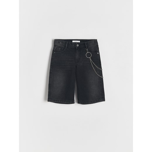 Reserved - Denimowe szorty z łańcuchem - czarny ze sklepu Reserved w kategorii Spodenki chłopięce - zdjęcie 186400594
