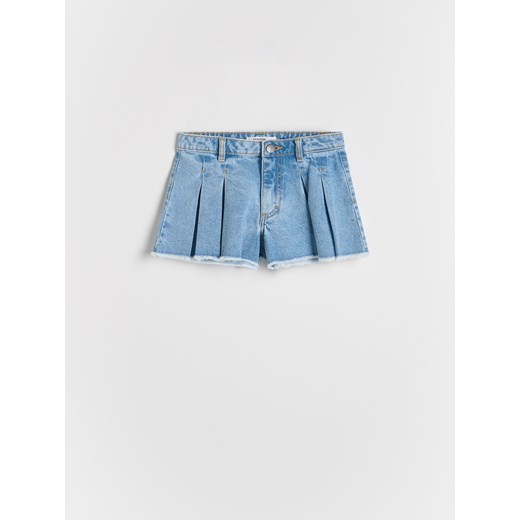 Reserved - Jeansowe szorty z plisami - niebieski Reserved 122 (6-7 lat) okazyjna cena Reserved