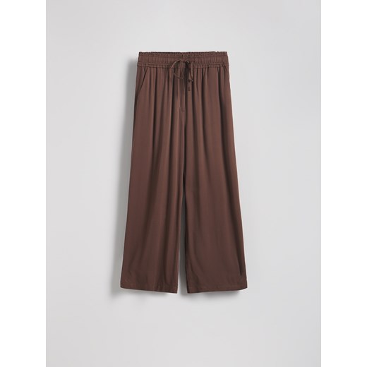Reserved - Szerokie spodnie z wiskozy - beżowy ze sklepu Reserved w kategorii Spodnie damskie - zdjęcie 186409573