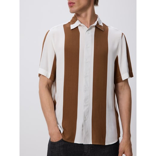 Reserved - Wiskozowa koszula comfort fit - brązowy ze sklepu Reserved w kategorii Koszule męskie - zdjęcie 186411973