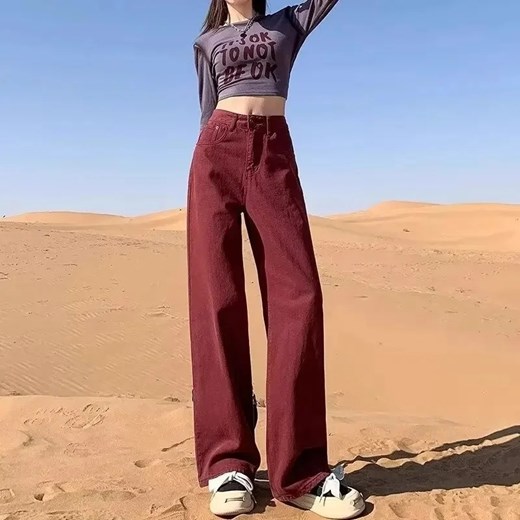 Bordowe jeansy damskie z prostą nogawka - Bordowy XXXS ze sklepu Intimica.pl w kategorii Jeansy damskie - zdjęcie 186415591