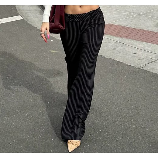 Eleganckie materiałowe spodnie z niskim stanem - Czarny S ze sklepu Intimica.pl w kategorii Spodnie damskie - zdjęcie 186417344